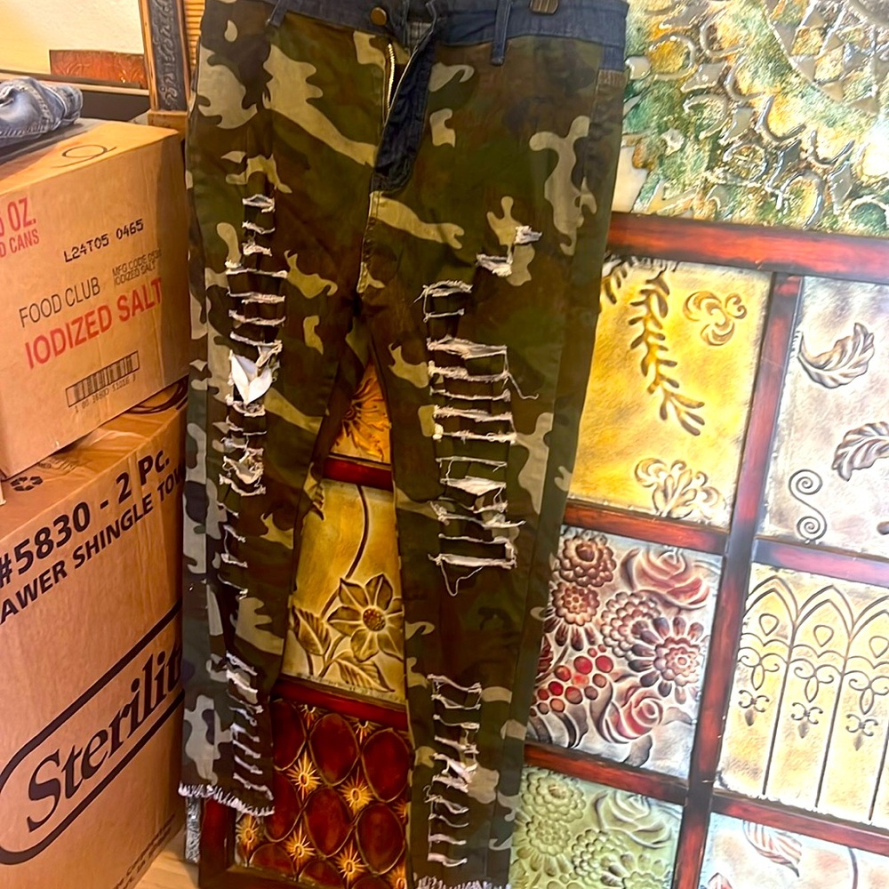Camouflage. Jeans
